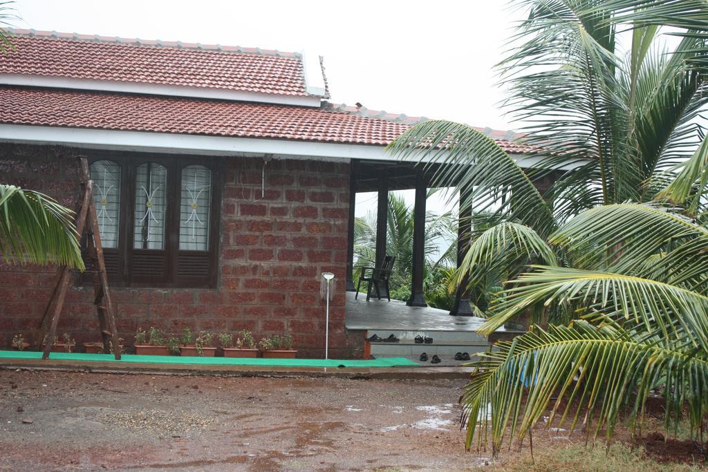 Beachfront Villas Ganpatipule Room photo