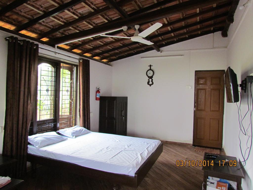 Beachfront Villas Ganpatipule Room photo