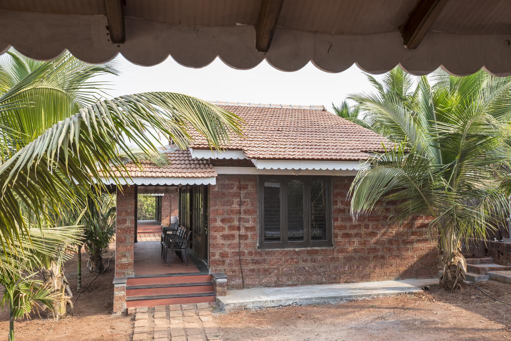 Beachfront Villas Ganpatipule Exterior photo